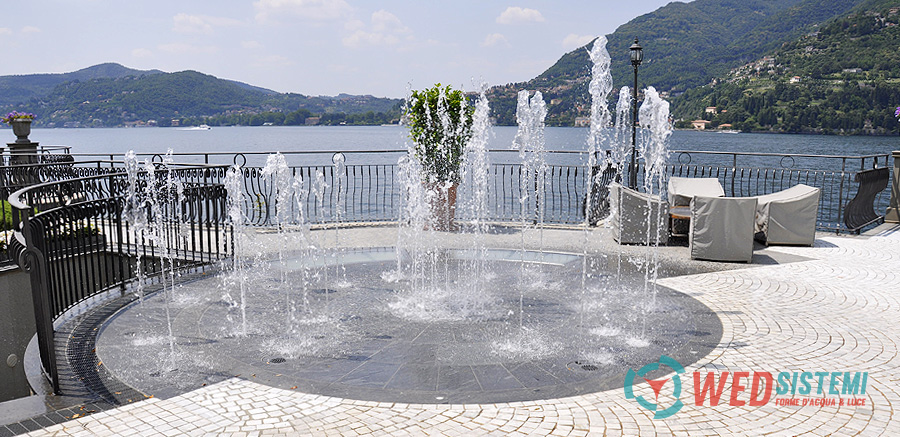 Fontana sul lago di Como