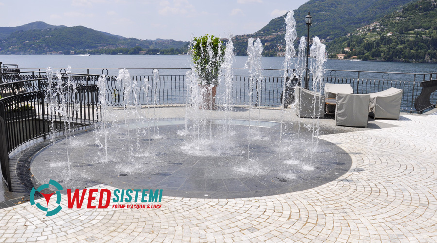 Fontana sul lago di Como